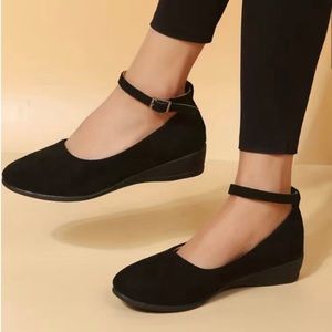SHEIN Black Suede Wedge Heel | Ankle Strap Shoes |
Versatile Low Heel | Size: 7